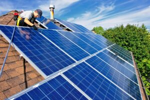 Read more about the article Homeowners Let the Sun Shine In With American-Made Solar